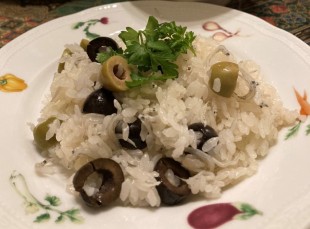 オリーブとしらすの炊き込みご飯