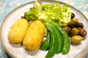 クリームコロッケ、野菜とオリーヴ