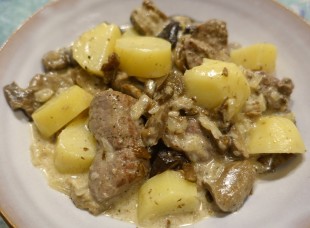 きのこ ア ラ クレームと牛肉・ジャガイモのソテー